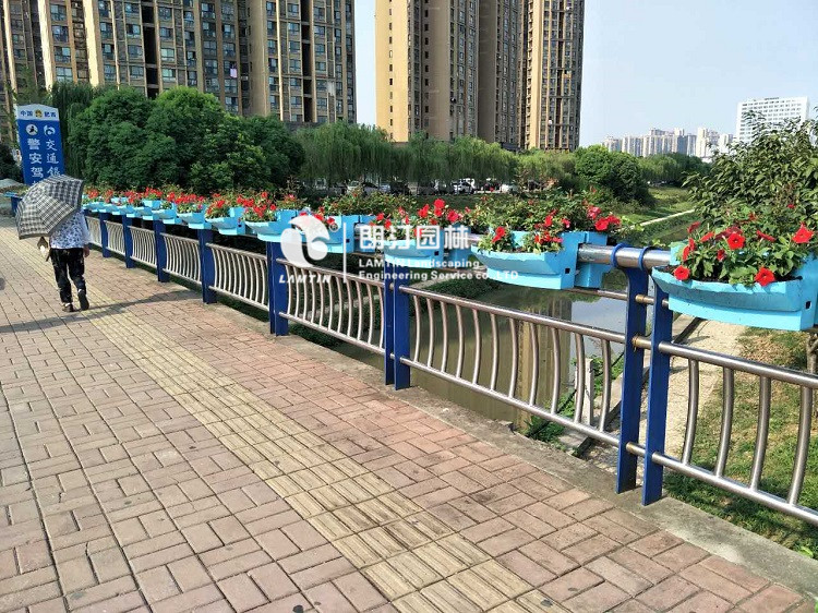朗汀园林护栏绿化案例